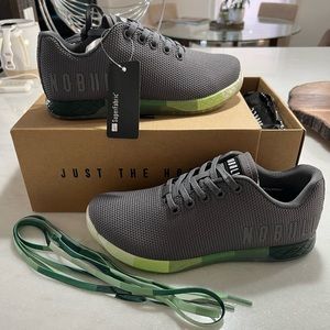 NoBull Women’s gradient trainer. Dark grey size 8. Brand new w/ tags on.